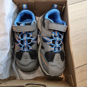 Merrell toddler sneakers 9.5 Wide